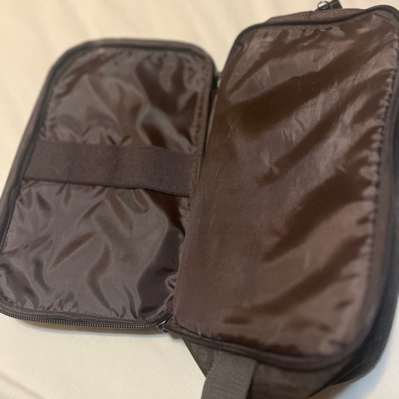 Every Man’s Jack Travel Bag - Picture 4 of 7